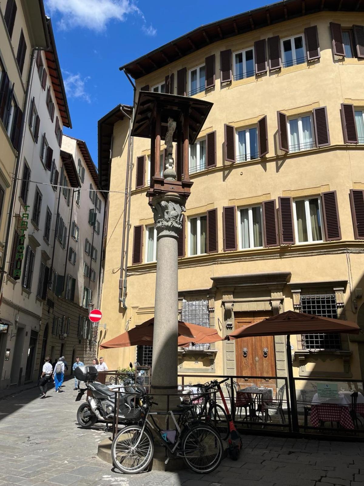 Cozy Santa Maria Novella Uffizi Duomo 2beds-2baths * Florença